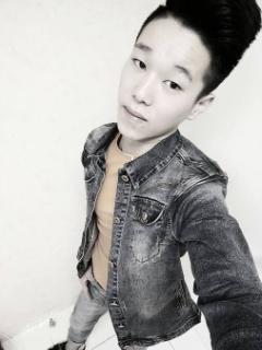 日韩造型阿坤是谁啊视频,揭秘流行文化中的时尚偶像